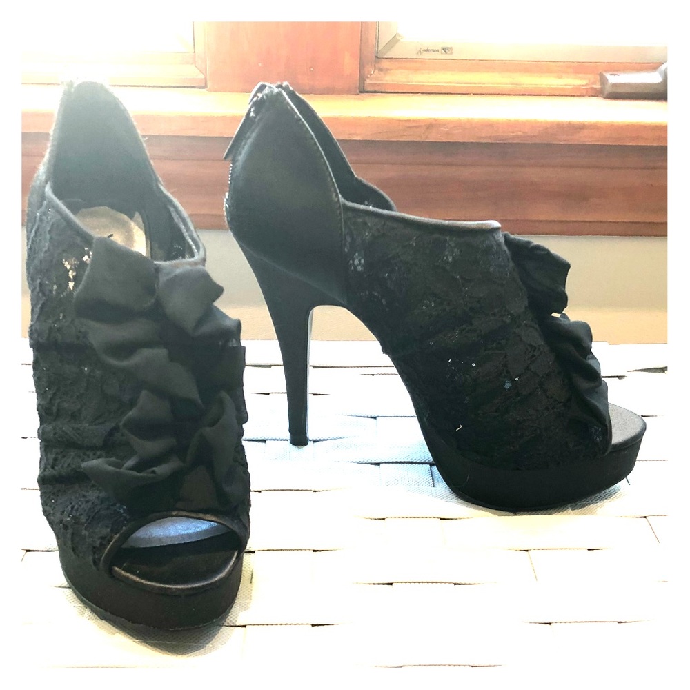 Kardashian Kollection booties